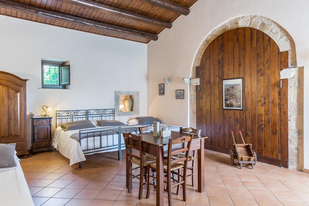 La Muraglia Residenza Turistica Rurale Санта-Кроче-Камерина Екстер'єр фото